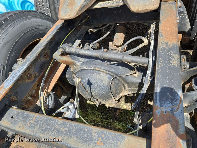 image for item EN8031 1996 Freightliner FLD semi truck