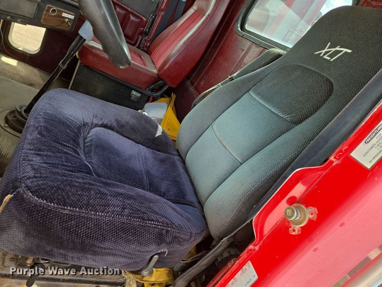 image for item EN8031 1996 Freightliner FLD semi truck