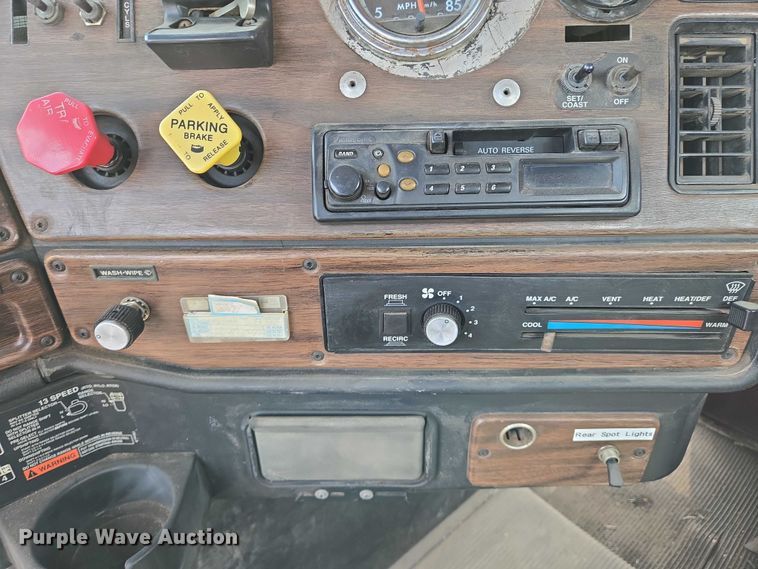 image for item EN8031 1996 Freightliner FLD semi truck