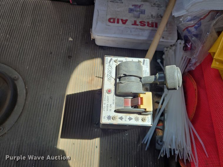 image for item EN8031 1996 Freightliner FLD semi truck