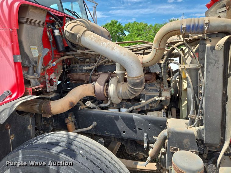 image for item EN8031 1996 Freightliner FLD semi truck