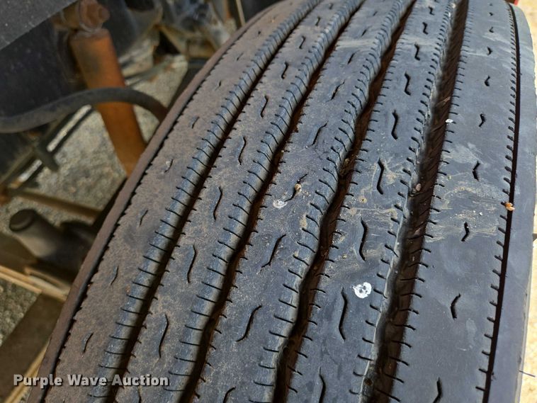 image for item EN8031 1996 Freightliner FLD semi truck