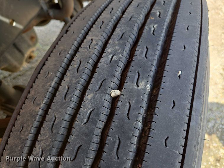 image for item EN8031 1996 Freightliner FLD semi truck