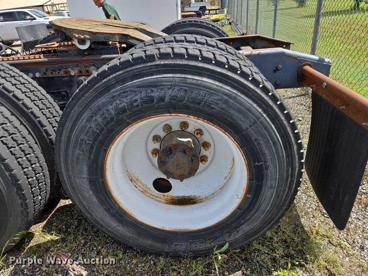 image for item EN8031 1996 Freightliner FLD semi truck