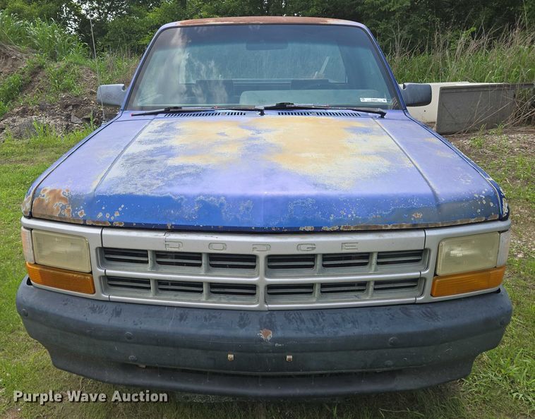 image for item EN8052 1996 Dodge Dakota pickup truck
