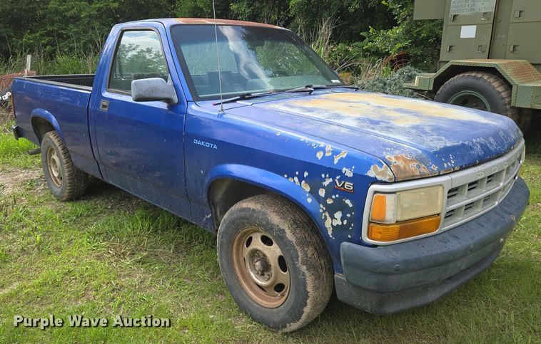 image for item EN8052 1996 Dodge Dakota pickup truck