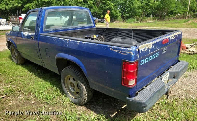 image for item EN8052 1996 Dodge Dakota pickup truck