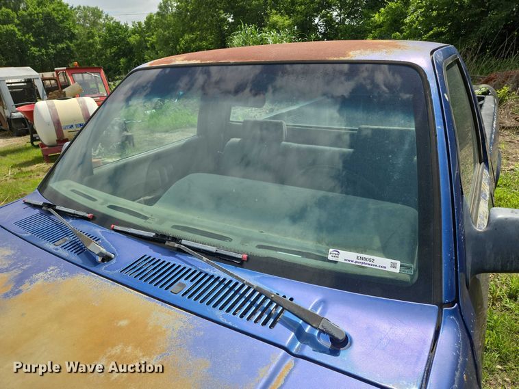 image for item EN8052 1996 Dodge Dakota pickup truck