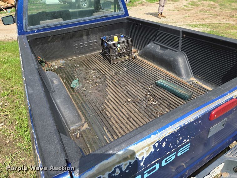 image for item EN8052 1996 Dodge Dakota pickup truck