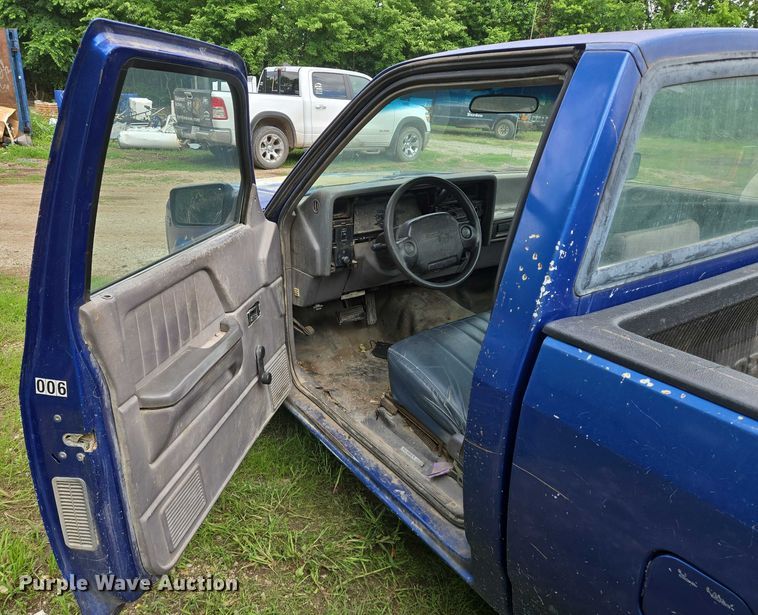 image for item EN8052 1996 Dodge Dakota pickup truck