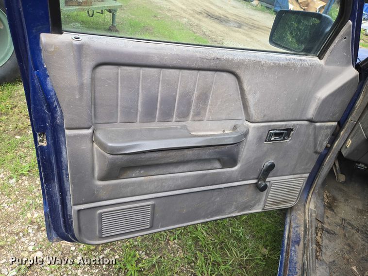 image for item EN8052 1996 Dodge Dakota pickup truck