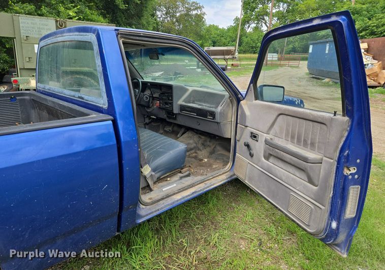 image for item EN8052 1996 Dodge Dakota pickup truck