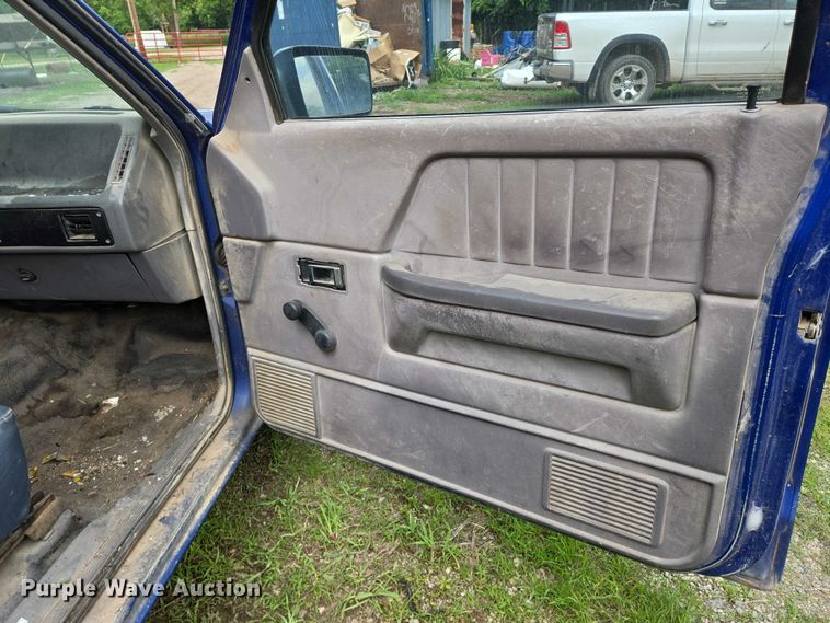 image for item EN8052 1996 Dodge Dakota pickup truck