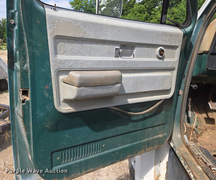 image for item EN8053 1973 Chevrolet C60 dump flatbed truck