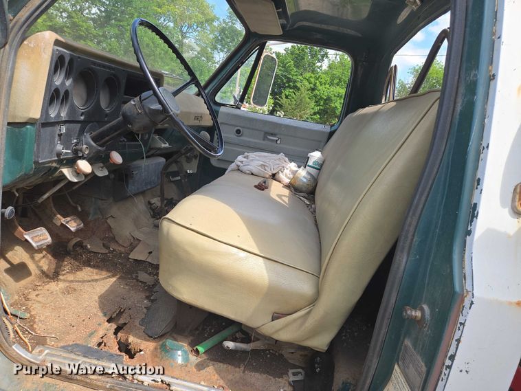 image for item EN8053 1973 Chevrolet C60 dump flatbed truck