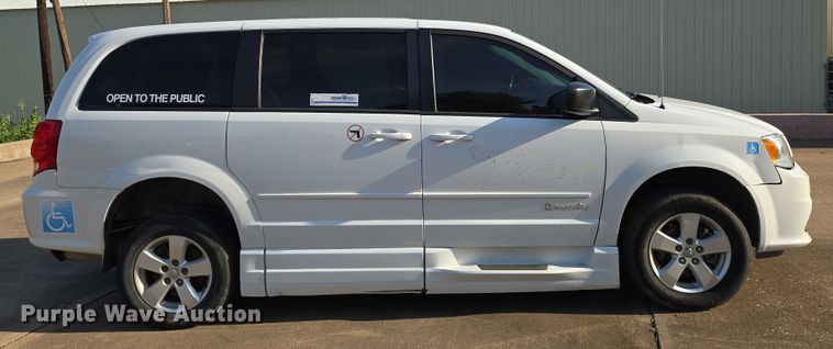 image for item EN8057 2017 Dodge Grand Caravan handicap accessible van