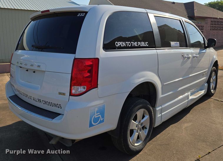 image for item EN8057 2017 Dodge Grand Caravan handicap accessible van