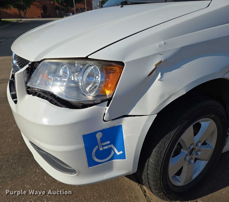 image for item EN8057 2017 Dodge Grand Caravan handicap accessible van