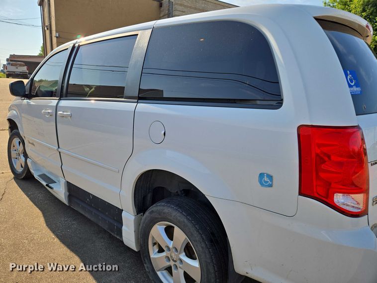 image for item EN8057 2017 Dodge Grand Caravan handicap accessible van