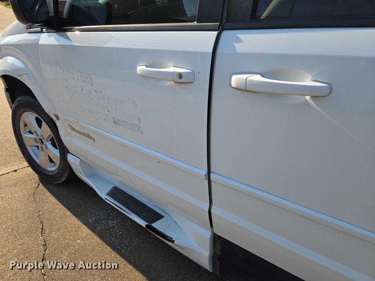 image for item EN8057 2017 Dodge Grand Caravan handicap accessible van