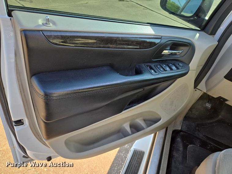 image for item EN8057 2017 Dodge Grand Caravan handicap accessible van