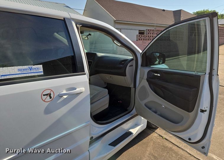 image for item EN8057 2017 Dodge Grand Caravan handicap accessible van