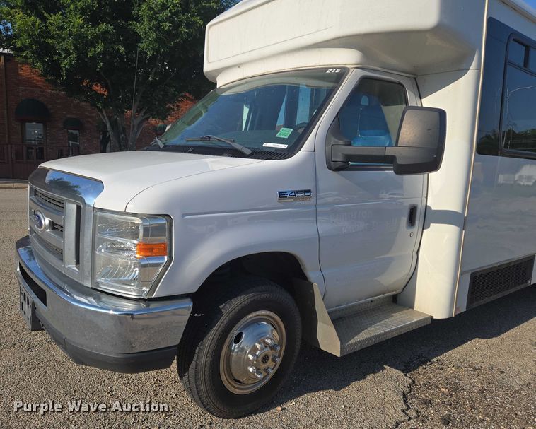 image for item EN8058 2016 Ford E450 shuttle bus