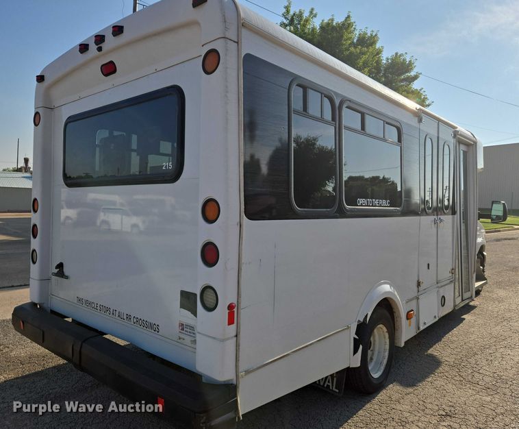 image for item EN8058 2016 Ford E450 shuttle bus