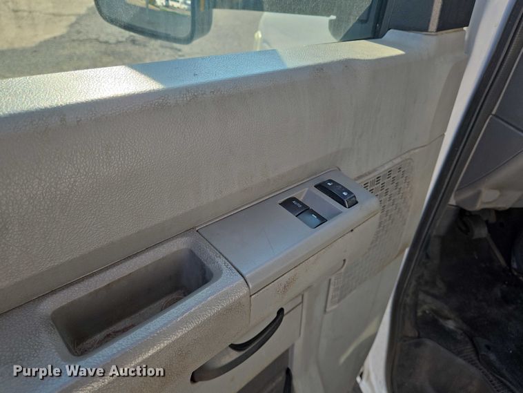 image for item EN8058 2016 Ford E450 shuttle bus