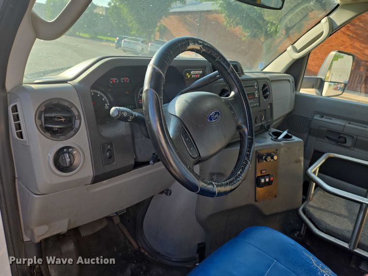 image for item EN8058 2016 Ford E450 shuttle bus