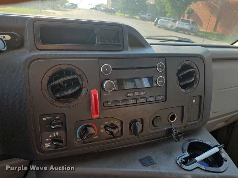 image for item EN8058 2016 Ford E450 shuttle bus