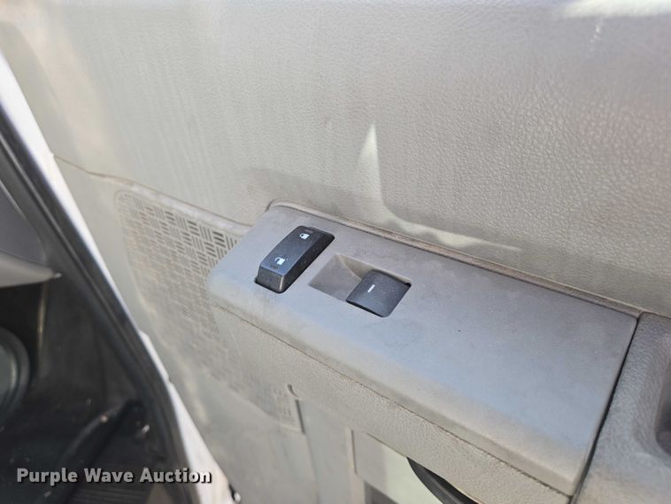 image for item EN8058 2016 Ford E450 shuttle bus