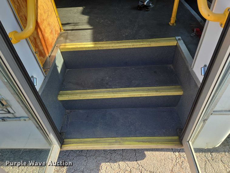 image for item EN8058 2016 Ford E450 shuttle bus