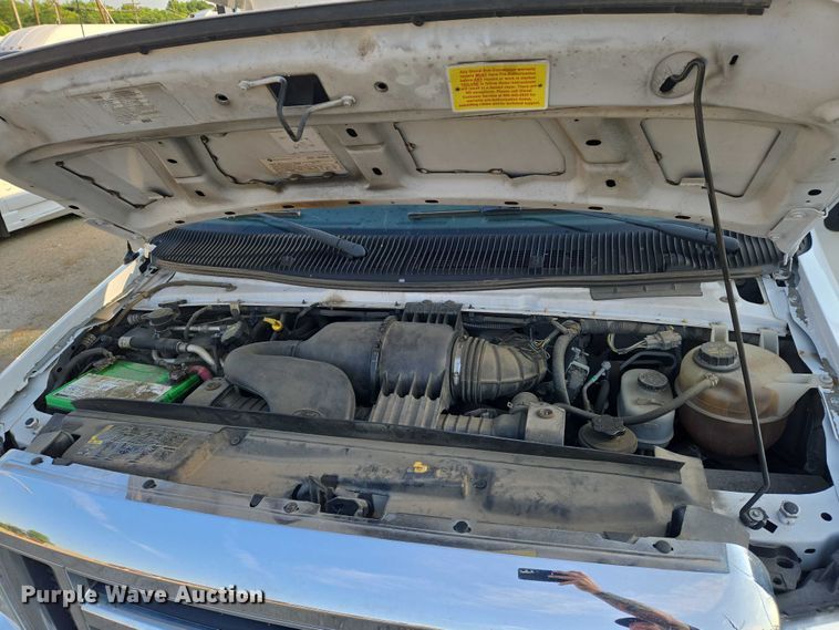 image for item EN8058 2016 Ford E450 shuttle bus