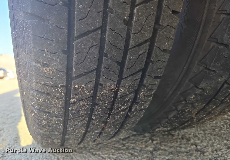 image for item EN8058 2016 Ford E450 shuttle bus