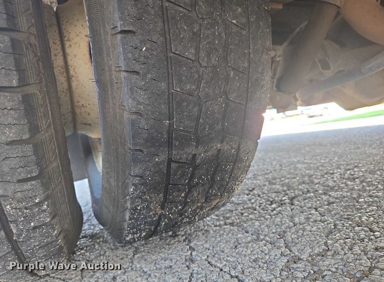 image for item EN8058 2016 Ford E450 shuttle bus