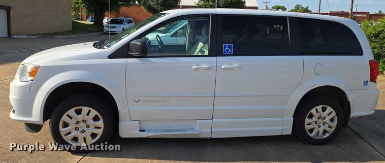 image for item EN8059 2017 Dodge Grand Caravan handicap accessible van