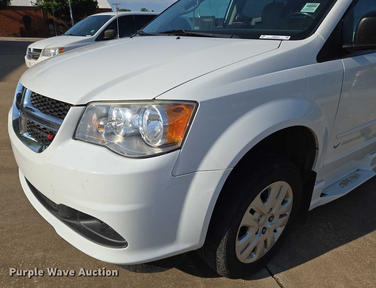image for item EN8059 2017 Dodge Grand Caravan handicap accessible van