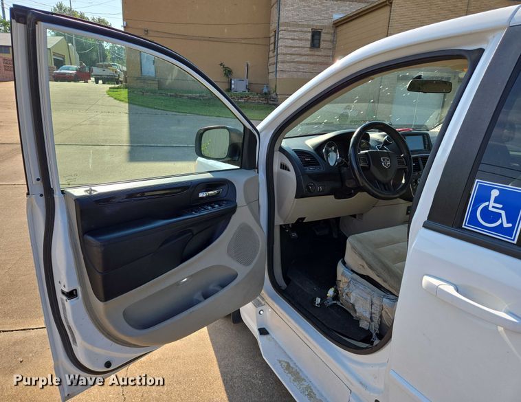 image for item EN8059 2017 Dodge Grand Caravan handicap accessible van