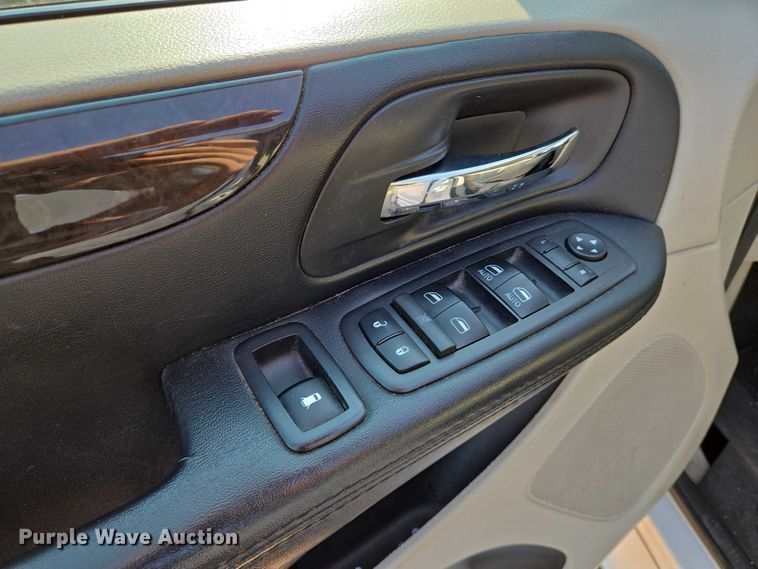 image for item EN8059 2017 Dodge Grand Caravan handicap accessible van