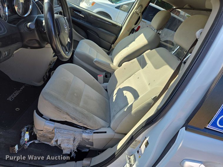 image for item EN8059 2017 Dodge Grand Caravan handicap accessible van