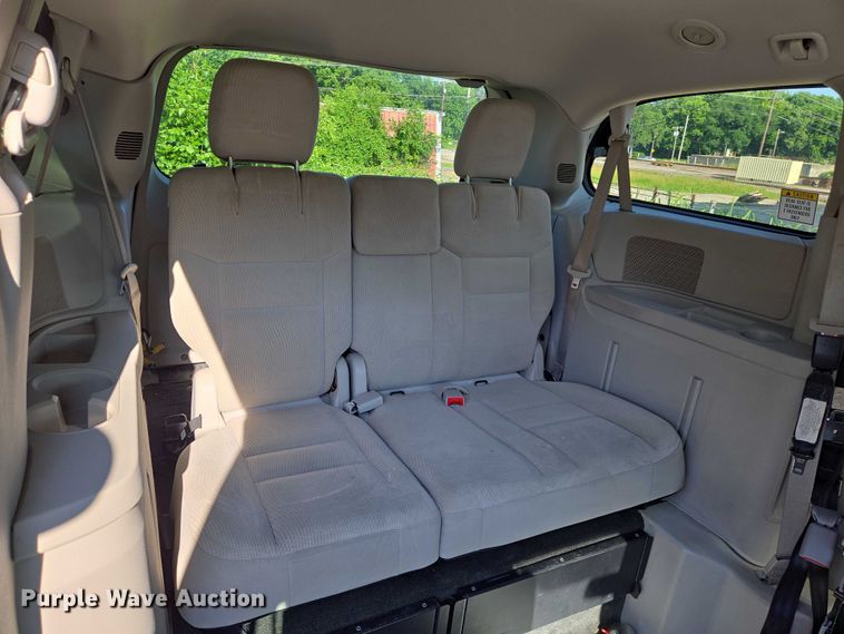 image for item EN8059 2017 Dodge Grand Caravan handicap accessible van