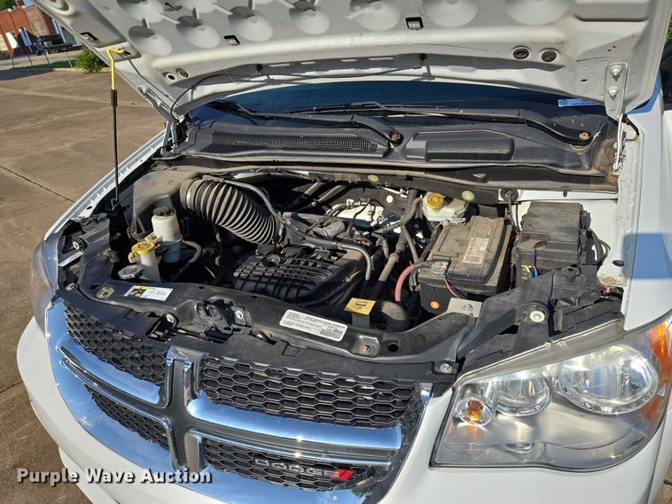 image for item EN8059 2017 Dodge Grand Caravan handicap accessible van