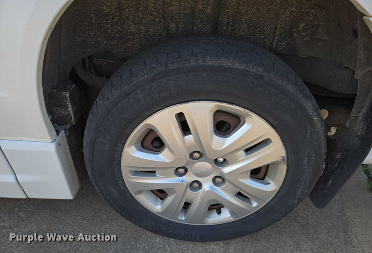 image for item EN8059 2017 Dodge Grand Caravan handicap accessible van