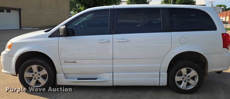 image for item EN8061 2017 Dodge Grand Caravan handicap accessible van