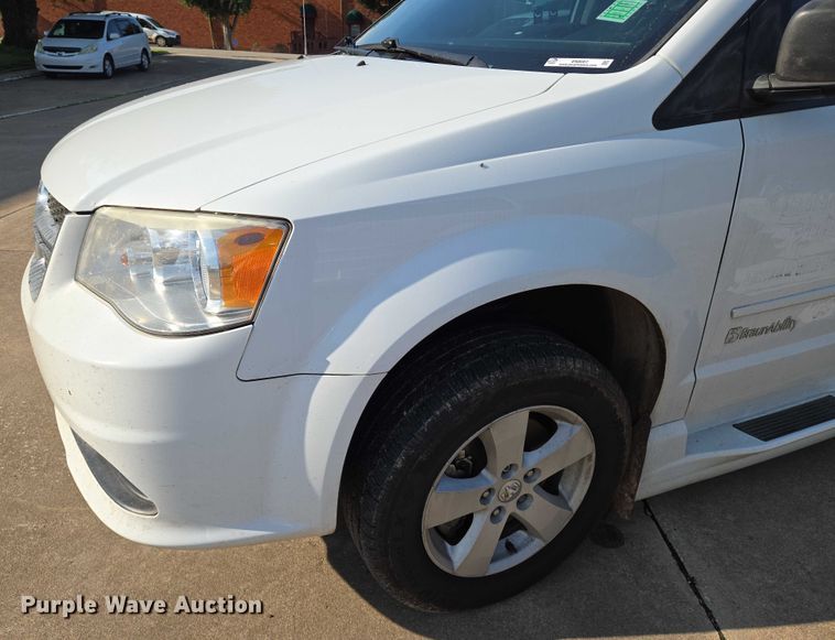 image for item EN8061 2017 Dodge Grand Caravan handicap accessible van