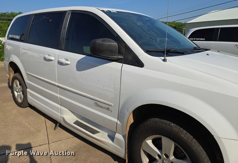 image for item EN8061 2017 Dodge Grand Caravan handicap accessible van