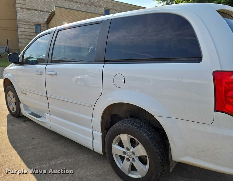 image for item EN8061 2017 Dodge Grand Caravan handicap accessible van