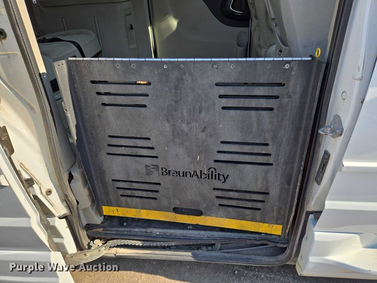 image for item EN8061 2017 Dodge Grand Caravan handicap accessible van