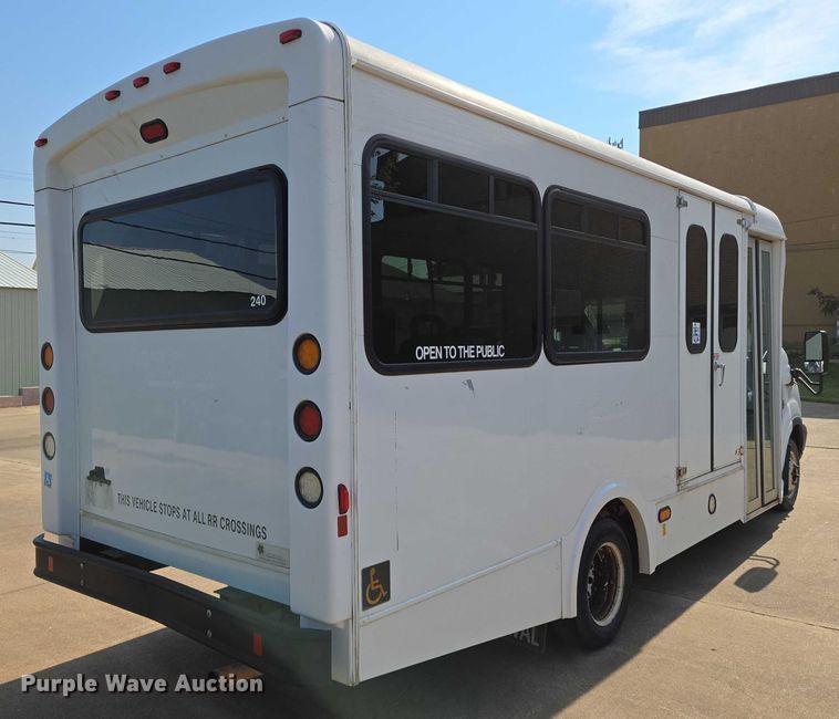 image for item EN8064 2018 Ford Transit 350 shuttle bus